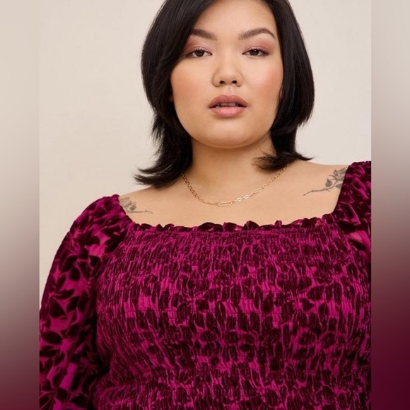 NWT Torrid Velvet Smocked Blouson Sleeve Cropped Ruched Wine/Plum Top Size 2X - Picture 7 of 15